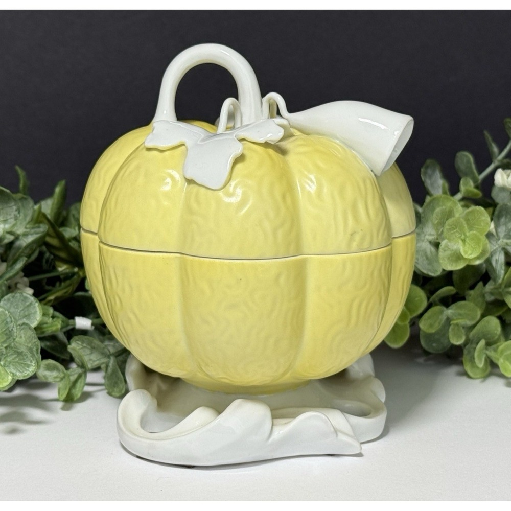 VTG  Vista Alegre for Mottahedeh Yellow & White Porcelain Pumpkin Lidded Bowl 5"